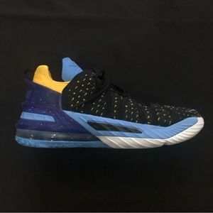 Nike LeBron James #23 Air Zoom Mid Basketball shoes size 6Y